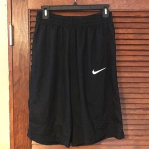 Nike Men’a Black Basketball/Gym Shorts